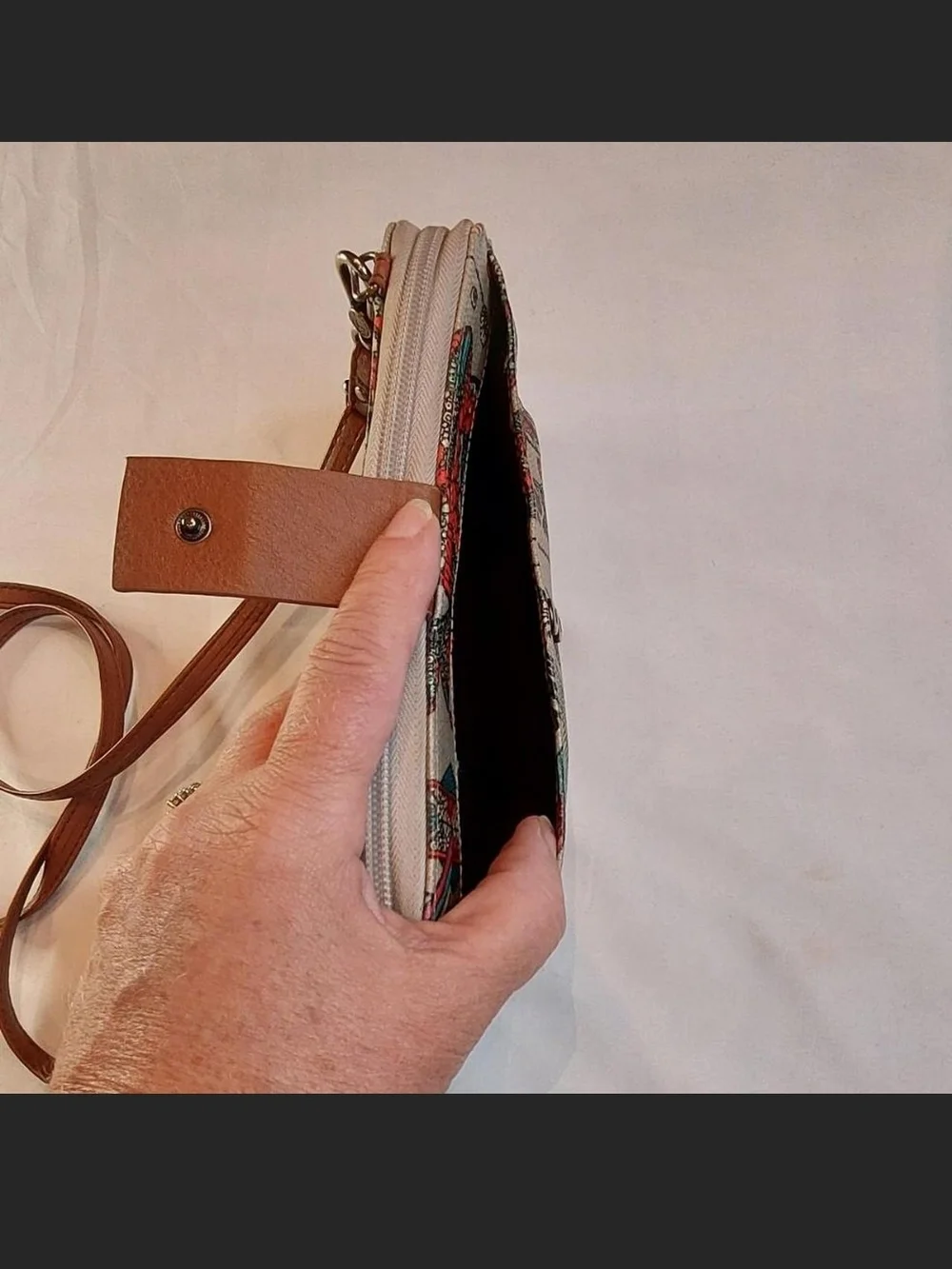 Sakroots large smartphone